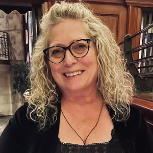 Meet your Posher, Dara-lee